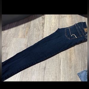 Size 4 skinny super stretch American Eagle jeans